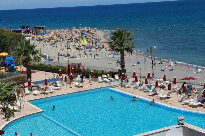 Club Esse Costa Dello Jonio Hotel Mandatoriccio Marina Exterior foto