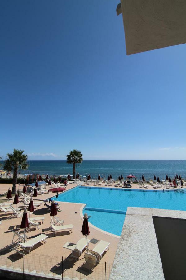 Club Esse Costa Dello Jonio Hotel Mandatoriccio Marina Exterior foto